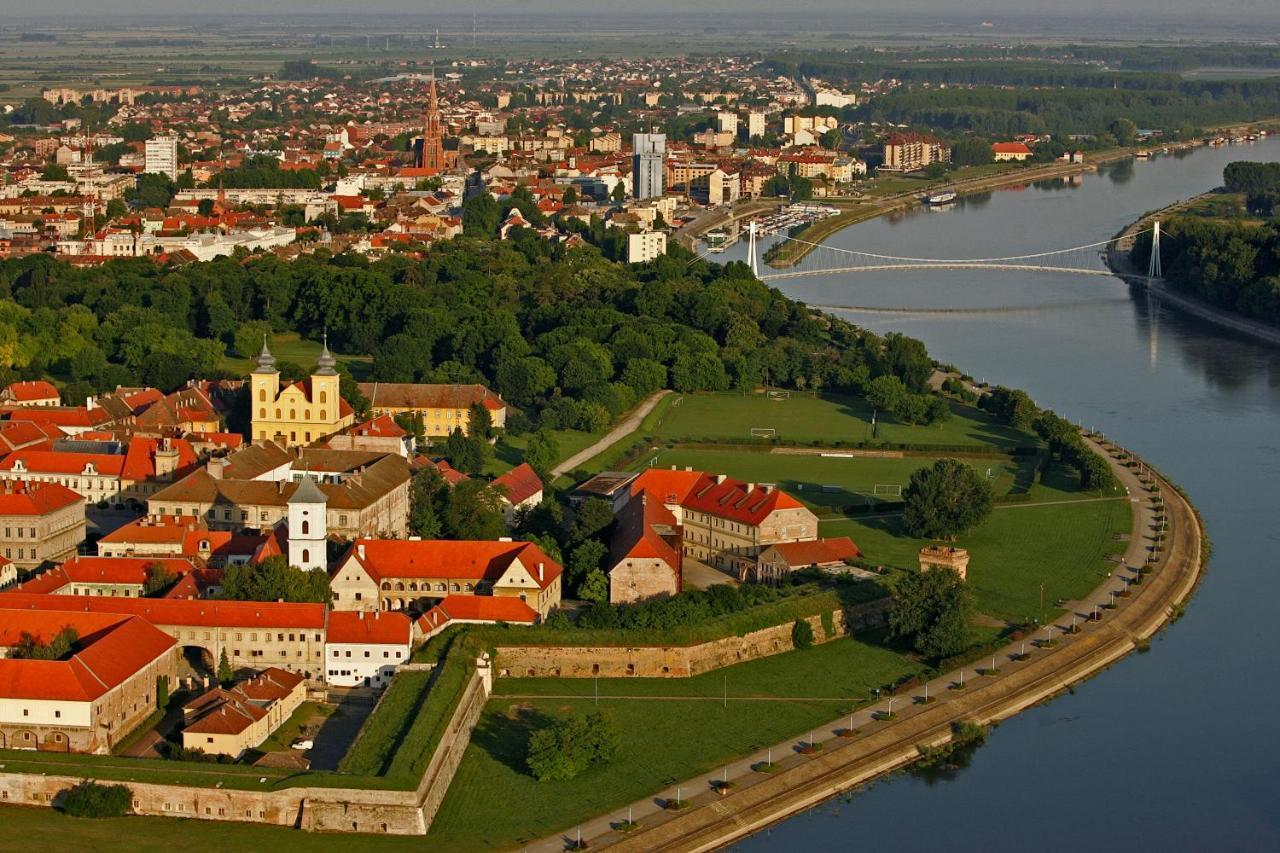 Hotel Osijek Exterior photo